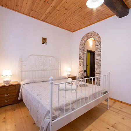 Apartamento Petit Coeur Dans L' Ancien Village In Brovello - Happy Rentals *